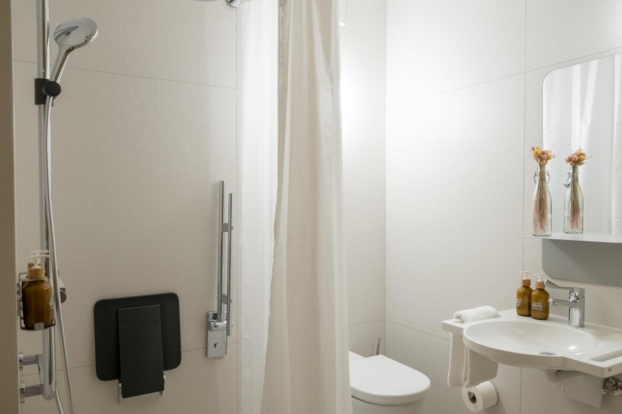 Twin Room Disability Access